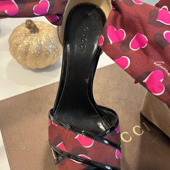 EUC Gucci wedges - Picture 4 of 4